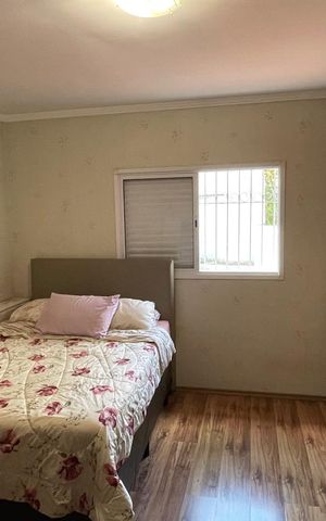 Casa à venda com 250m², 3 quartos e 4 vagas Casa à venda com 250m², 3 quartos e 4 vagasQuarto
