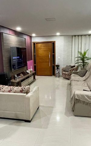 Casa à venda com 250m², 3 quartos e 4 vagas Casa à venda com 250m², 3 quartos e 4 vagasSala