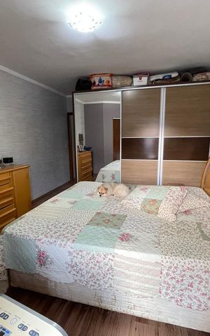 Casa à venda com 250m², 3 quartos e 4 vagas Casa à venda com 250m², 3 quartos e 4 vagasQuarto