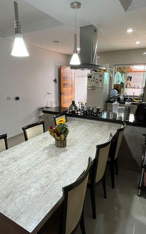 Casa à venda com 250m², 3 quartos e 4 vagas Casa à venda com 250m², 3 quartos e 4 vagasSala de Jantar
