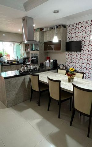 Casa à venda com 250m², 3 quartos e 4 vagas Casa à venda com 250m², 3 quartos e 4 vagasSala de Jantar
