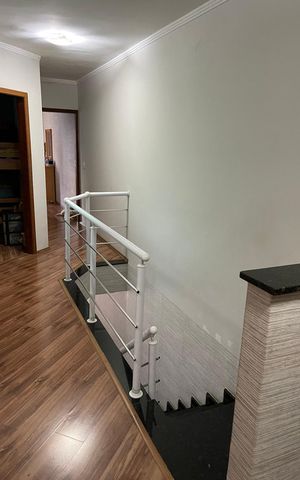Casa à venda com 250m², 3 quartos e 4 vagas Casa à venda com 250m², 3 quartos e 4 vagasCorredor