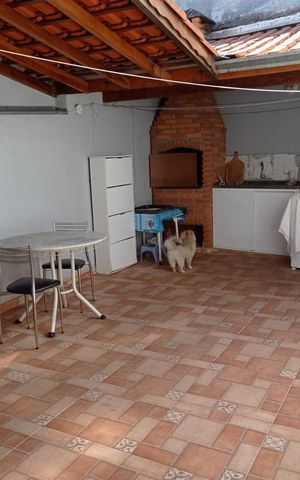 Casa à venda com 250m², 3 quartos e 4 vagas