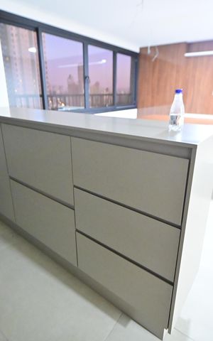 Apartamento para alugar com 97m², 3 quartos e 2 vagas Apartamento para alugar com 97m², 3 quartos e 2 vagasCozinha e Área de Serviço