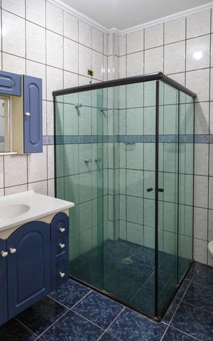 Casa à venda com 222m², 3 quartos e 4 vagas Casa à venda com 222m², 3 quartos e 4 vagasBanheiro da Suíte