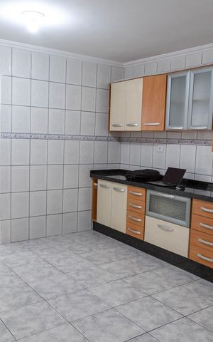 Casa à venda com 222m², 3 quartos e 4 vagas Casa à venda com 222m², 3 quartos e 4 vagasCozinha