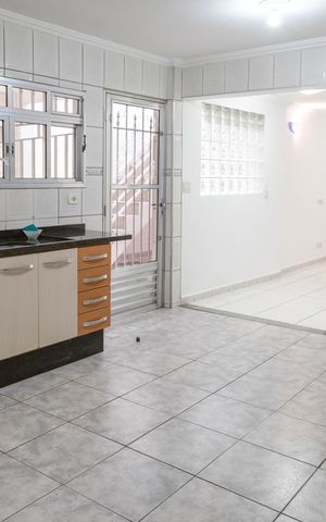 Casa à venda com 222m², 3 quartos e 4 vagas Casa à venda com 222m², 3 quartos e 4 vagasCozinha