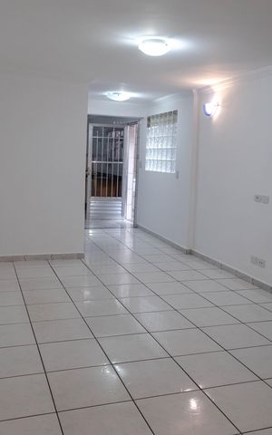 Casa à venda com 222m², 3 quartos e 4 vagas Casa à venda com 222m², 3 quartos e 4 vagasSala