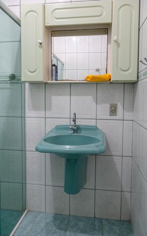 Casa à venda com 222m², 3 quartos e 4 vagas Casa à venda com 222m², 3 quartos e 4 vagasBanheiro Social