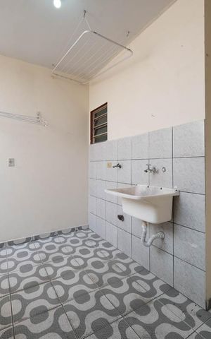 Casa para alugar com 60m², 2 quartos e sem vagaÁrea de Serviço