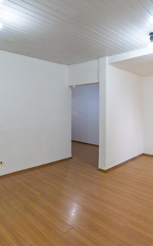 Casa à venda com 142m², 2 quartos e 1 vaga Casa à venda com 142m², 2 quartos e 1 vagaSala