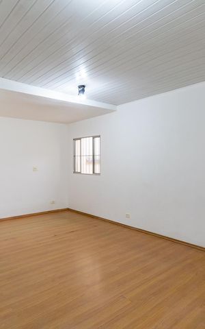 Casa à venda com 142m², 2 quartos e 1 vaga Casa à venda com 142m², 2 quartos e 1 vagaSala