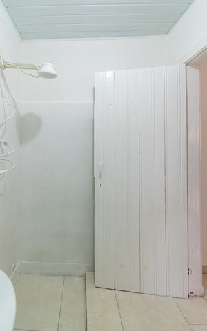 Casa à venda com 142m², 2 quartos e 1 vaga Casa à venda com 142m², 2 quartos e 1 vagaBanheiro 1