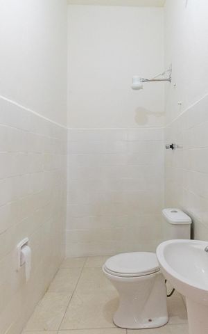 Casa à venda com 142m², 2 quartos e 1 vaga Casa à venda com 142m², 2 quartos e 1 vagaBanheiro de Serviço