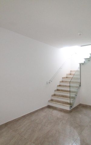 Casa para alugar com 185m², 4 quartos e 2 vagasSala