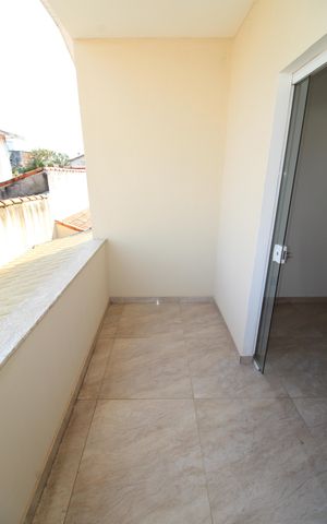 Casa para alugar com 185m², 4 quartos e 2 vagasSacada do Quarto 2