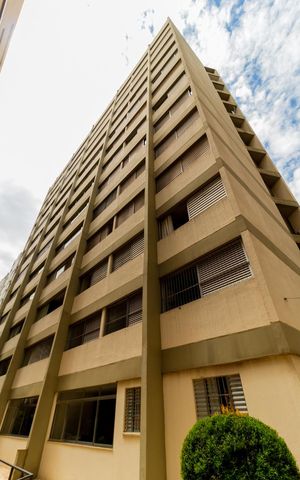 Apartamento à venda com 136m², 4 quartos e 2 vagasFachada