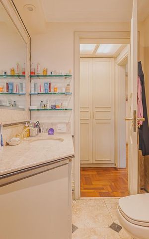 Apartamento à venda com 402m², 4 quartos e 4 vagasBanheiro da Suíte 1