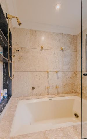 Apartamento à venda com 402m², 4 quartos e 4 vagasBanheiro da Suíte 3