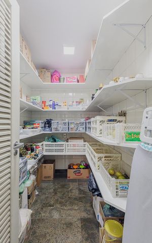 Apartamento à venda com 402m², 4 quartos e 4 vagasCozinha - Dispensa