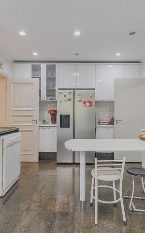 Apartamento à venda com 402m², 4 quartos e 4 vagasCozinha