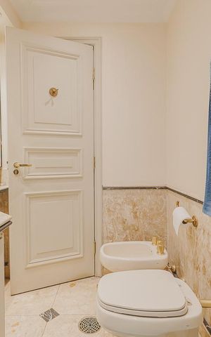 Apartamento à venda com 402m², 4 quartos e 4 vagasBanheiro da Suíte 2