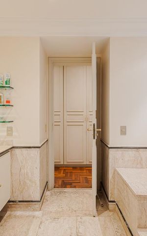 Apartamento à venda com 402m², 4 quartos e 4 vagasBanheiro da Suíte 4