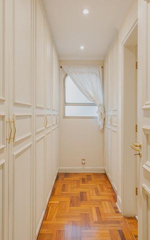 Apartamento à venda com 402m², 4 quartos e 4 vagasCloset da suíte 4