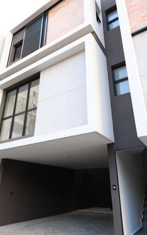 Casa de condomínio à venda com 170m², 3 quartos e 2 vagasFachada da Casa