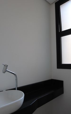 Casa de condomínio à venda com 170m², 3 quartos e 2 vagasLavabo
