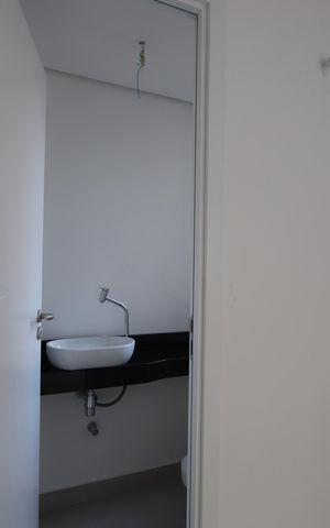 Casa de condomínio à venda com 170m², 3 quartos e 2 vagasLavabo