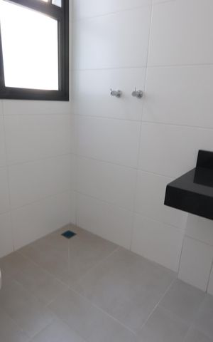 Casa de condomínio à venda com 170m², 3 quartos e 2 vagasBanheiro da Suíte