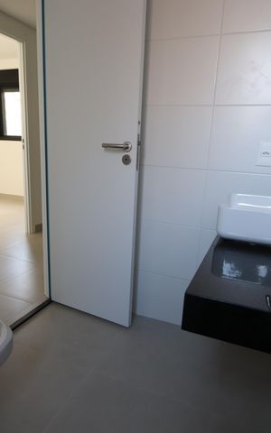 Casa de condomínio à venda com 170m², 3 quartos e 2 vagasBanheiro Social