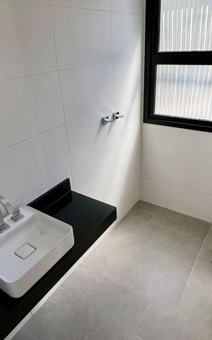 Casa à venda com 276m², 3 quartos e 2 vagas Casa à venda com 276m², 3 quartos e 2 vagasBanheiro