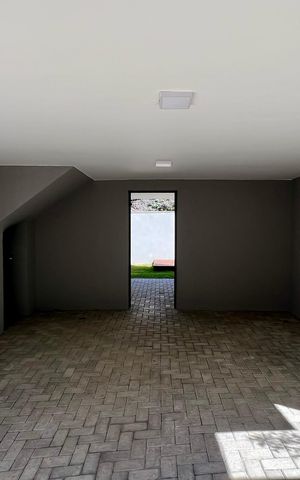 Casa à venda com 276m², 3 quartos e 2 vagas Casa à venda com 276m², 3 quartos e 2 vagasGaragem