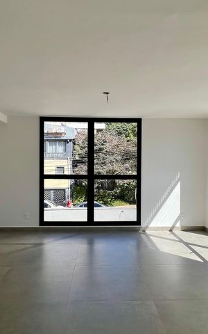 Casa à venda com 276m², 3 quartos e 2 vagas Casa à venda com 276m², 3 quartos e 2 vagasSala