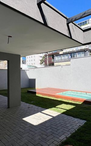 Casa à venda com 276m², 3 quartos e 2 vagas Casa à venda com 276m², 3 quartos e 2 vagasPiscina
