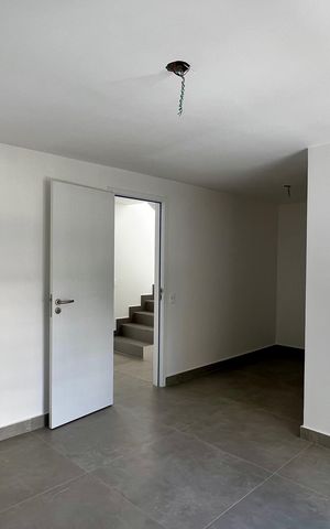 Casa à venda com 276m², 3 quartos e 2 vagas Casa à venda com 276m², 3 quartos e 2 vagasSuíte