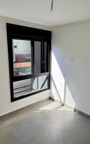 Casa à venda com 276m², 3 quartos e 2 vagas Casa à venda com 276m², 3 quartos e 2 vagasQuarto 2