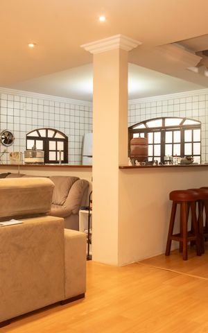 Casa à venda com 234m², 3 quartos e sem vagaSala