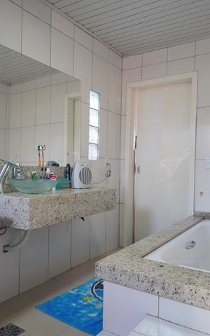 Casa à venda com 169m², 2 quartos e 1 vagaBanheiro da Suíte