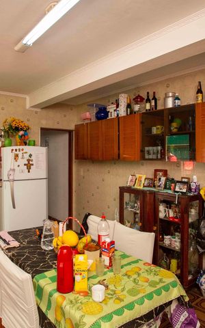 Casa à venda com 210m², 4 quartos e 2 vagasCozinha