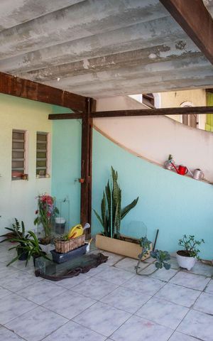 Casa à venda com 210m², 4 quartos e 2 vagasVaranda