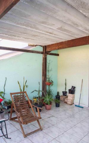 Casa à venda com 210m², 4 quartos e 2 vagasVaranda