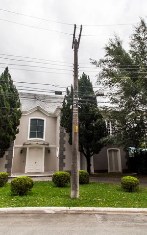 Casa de condomínio para alugar com 1500m², 4 quartos e 12 vagas Casa de condomínio para alugar com 1500m², 4 quartos e 12 vagasPlaca