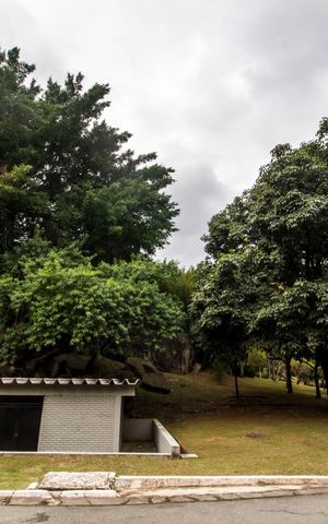 Casa de condomínio para alugar com 1500m², 4 quartos e 12 vagas Casa de condomínio para alugar com 1500m², 4 quartos e 12 vagasVista da Rua