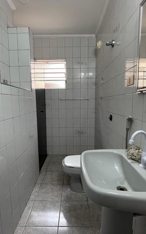 Casa para alugar com 64m², 2 quartos e sem vaga Casa para alugar com 64m², 2 quartos e sem vagaBanheiro