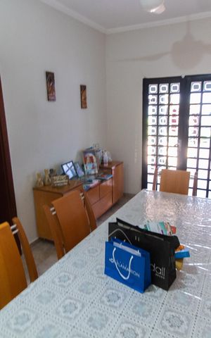Casa à venda com 240m², 3 quartos e 4 vagas Casa à venda com 240m², 3 quartos e 4 vagasCopa