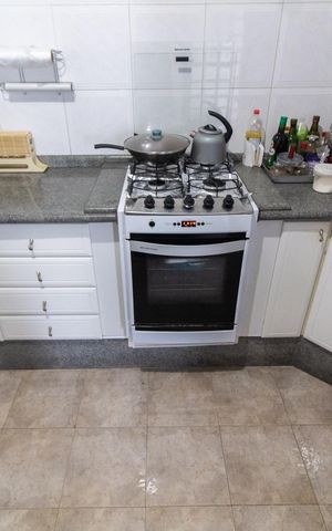 Casa à venda com 240m², 3 quartos e 4 vagas Casa à venda com 240m², 3 quartos e 4 vagasCozinha