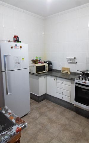Casa à venda com 240m², 3 quartos e 4 vagas Casa à venda com 240m², 3 quartos e 4 vagasCozinha